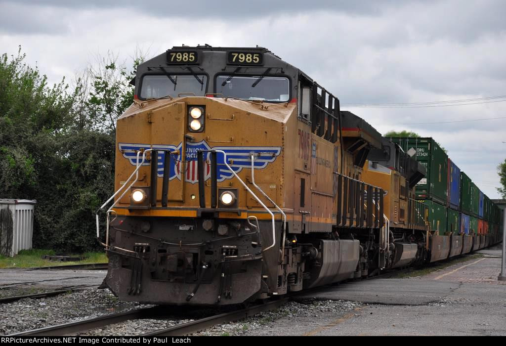 Intermodal cruises east